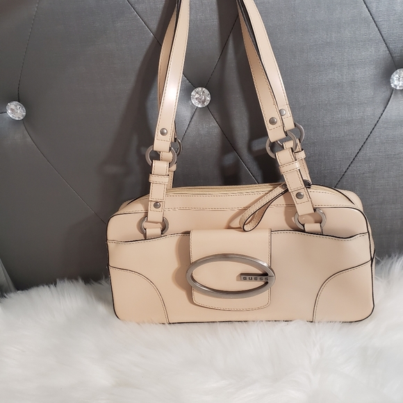 GUESS Handbag - Picture 2 of 16